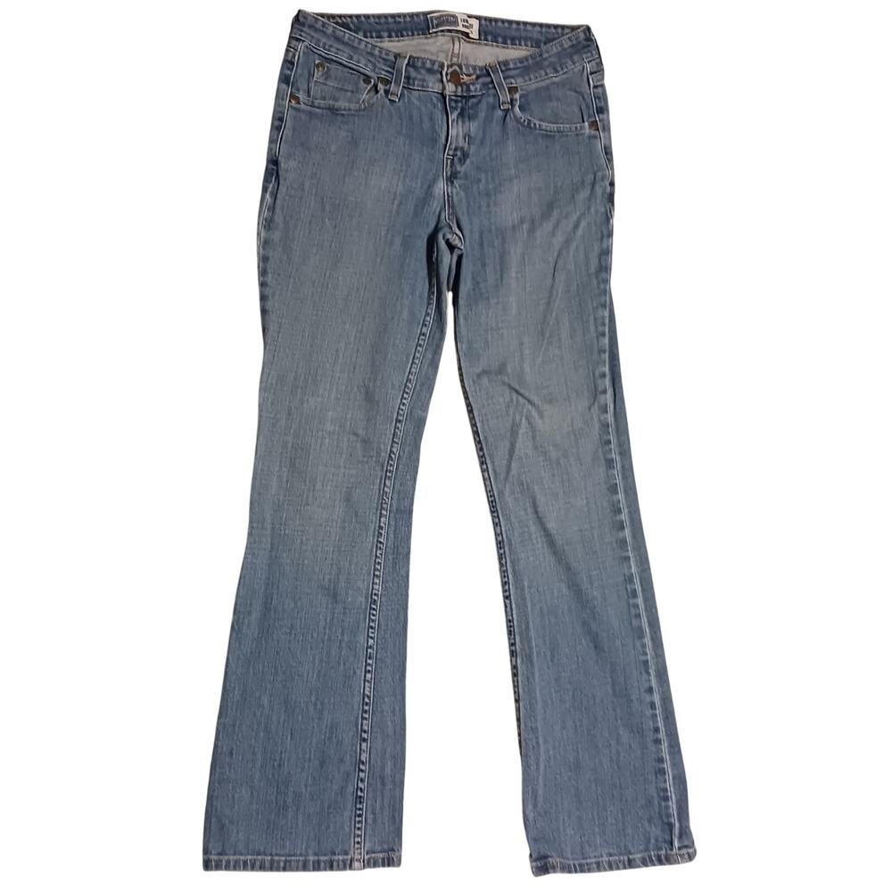 Signature Levi Strauss Womens LowRise Bootcut 28Wx29L end seams distressed